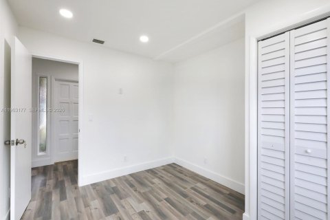 Купить виллу или дом в Корал-Спрингс, Флорида 3 спальни, 122.35м2, № 2024234 - фото 6