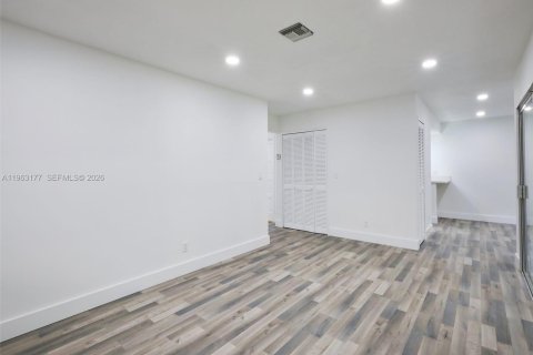 Купить виллу или дом в Корал-Спрингс, Флорида 3 спальни, 122.35м2, № 2024234 - фото 29