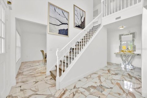 House in Orlando, Florida 5 bedrooms, 216.46 sq.m. № 1876514 - photo 3