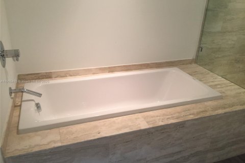 Condominio en venta en Miami, Florida, 2 dormitorios, 84.73 m2 № 1956175 - foto 11