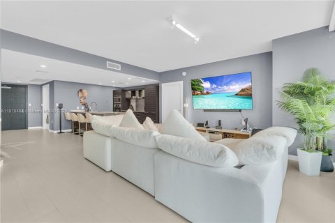 Купить кондоминиум в Майами, Флорида 2 спальни, 139.35м2, № 1970109 - фото 11