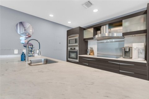 Купить кондоминиум в Майами, Флорида 2 спальни, 139.35м2, № 1970109 - фото 8