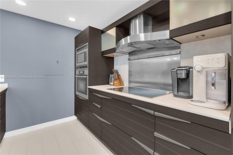 Купить кондоминиум в Майами, Флорида 2 спальни, 139.35м2, № 1970109 - фото 6