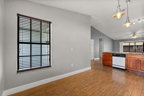 Casa en alquiler en Orlando, Florida, 3 dormitorios, 138.24 m2 № 1902629 - foto 10