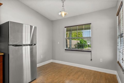 Casa en alquiler en Orlando, Florida, 3 dormitorios, 138.24 m2 № 1902629 - foto 9