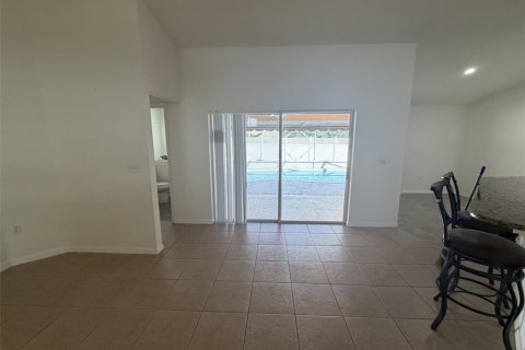 Casa en venta en Winter Haven, Florida, 3 dormitorios, 175.4 m2 № 2388289 - foto 5