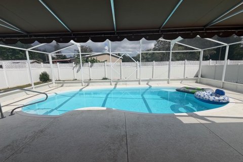 Casa en venta en Winter Haven, Florida, 3 dormitorios, 175.4 m2 № 2388289 - foto 2