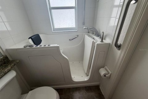 Casa en venta en Winter Haven, Florida, 3 dormitorios, 175.4 m2 № 2388289 - foto 22