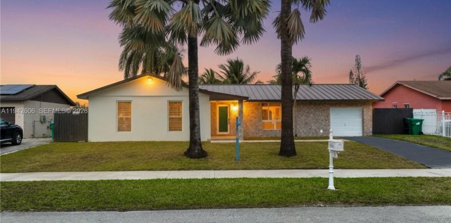 Casa en Homestead, Florida 3 dormitorios, 123.93 m2 № 2057927