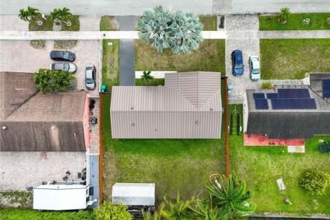 Casa en venta en Homestead, Florida, 3 dormitorios, 123.93 m2 № 2057927 - foto 12