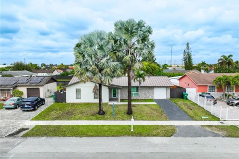 Casa en venta en Homestead, Florida, 3 dormitorios, 123.93 m2 № 2057927 - foto 3