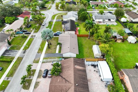 Casa en venta en Homestead, Florida, 3 dormitorios, 123.93 m2 № 2057927 - foto 11
