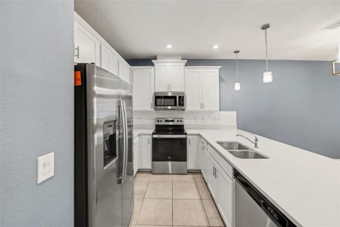 Touwnhouse à vendre à Kissimmee, Floride: 3 chambres, 148.92 m2 № 2295195 - photo 6