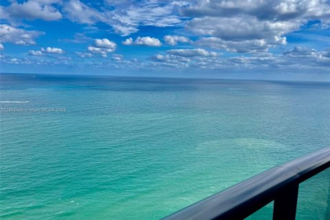 Condo in Sunny Isles Beach, Florida, 3 bedrooms  № 1889752 - photo 8