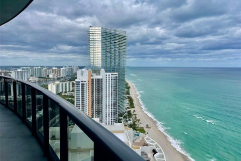 Condo in Sunny Isles Beach, Florida, 3 bedrooms  № 1889752 - photo 3