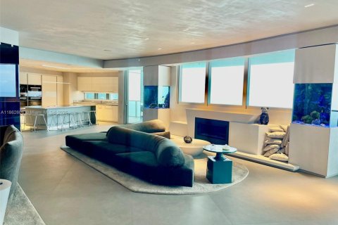 Condo in Sunny Isles Beach, Florida, 3 bedrooms  № 1889752 - photo 11