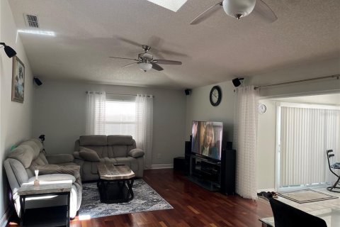 Casa en venta en Port Orange, Florida, 4 dormitorios, 184.5 m2 № 1847054 - foto 5