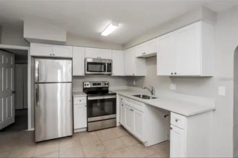 Купить виллу или дом в Брэндон, Флорида 5 комнат, 183.57м2, № 2344839 - фото 3