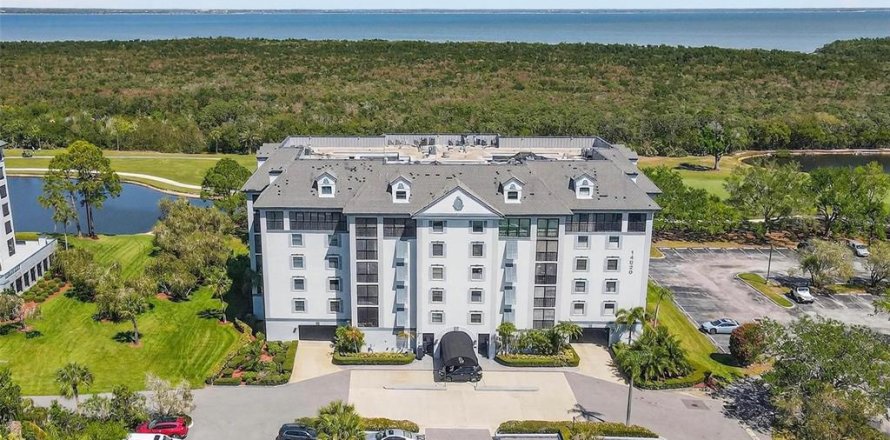 Condo in Clearwater, Florida, 4 bedrooms  № 2155653