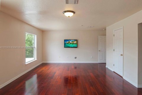 House in Vero Beach, Florida 5 bedrooms, 367.89 sq.m. № 1967464 - photo 24