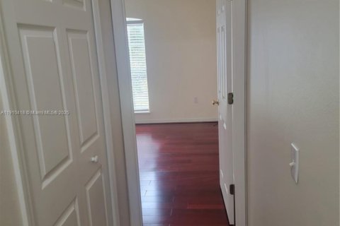 House in Vero Beach, Florida 5 bedrooms, 367.89 sq.m. № 1967464 - photo 27