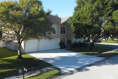 House in Vero Beach, Florida 5 bedrooms, 367.89 sq.m. № 1967464 - photo 2