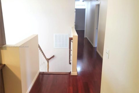 House in Vero Beach, Florida 5 bedrooms, 367.89 sq.m. № 1967464 - photo 14