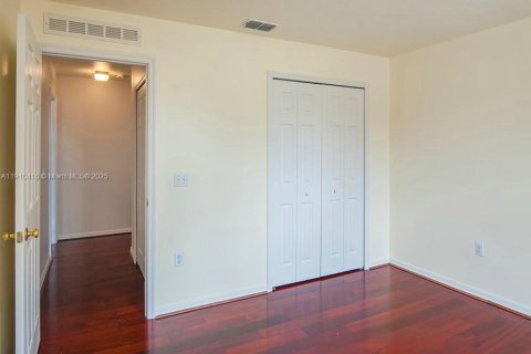 House in Vero Beach, Florida 5 bedrooms, 367.89 sq.m. № 1967464 - photo 28