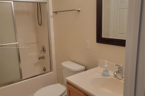 House in Vero Beach, Florida 5 bedrooms, 367.89 sq.m. № 1967464 - photo 18