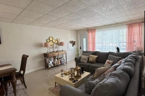 Copropriété à vendre à Kenneth City, Floride: 2 chambres, 77.57 m2 № 1774942 - photo 5