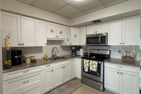 Copropriété à vendre à Kenneth City, Floride: 2 chambres, 77.57 m2 № 1774942 - photo 11