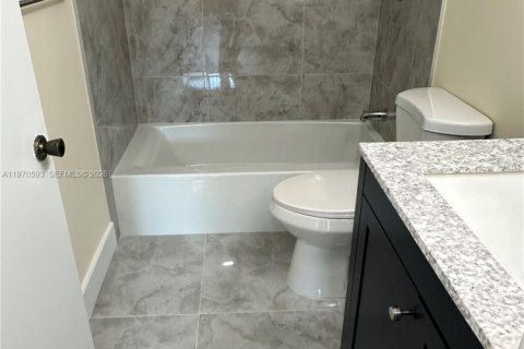 Condominio en venta en Hollywood, Florida, 2 dormitorios, 98.48 m2 № 2031507 - foto 10