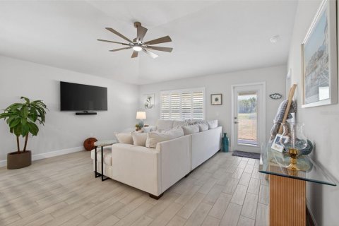 House in Newberry, Florida 4 bedrooms, 159.7 sq.m. № 2106944 - photo 3