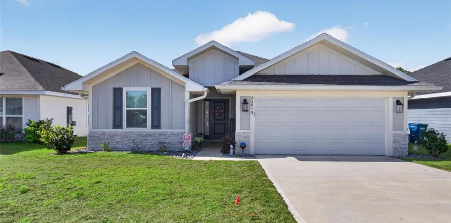 House in Newberry, Florida 4 bedrooms, 159.7 sq.m. № 2106944
