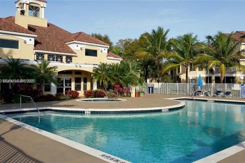 Condominio en venta en Oakland Park, Florida, 2 dormitorios, 116.69 m2 № 1993188 - foto 21