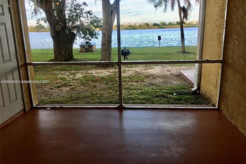 Condominio en venta en Oakland Park, Florida, 2 dormitorios, 116.69 m2 № 1993188 - foto 15