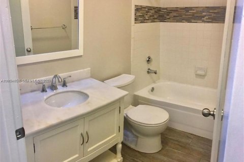 Condominio en venta en Oakland Park, Florida, 2 dormitorios, 116.69 m2 № 1993188 - foto 13