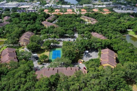 Condominio en venta en Oakland Park, Florida, 2 dormitorios, 116.69 m2 № 1993188 - foto 17