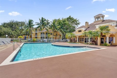 Condominio en venta en Oakland Park, Florida, 2 dormitorios, 116.69 m2 № 1993188 - foto 24