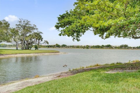 Condominio en venta en Oakland Park, Florida, 2 dormitorios, 116.69 m2 № 1993188 - foto 27
