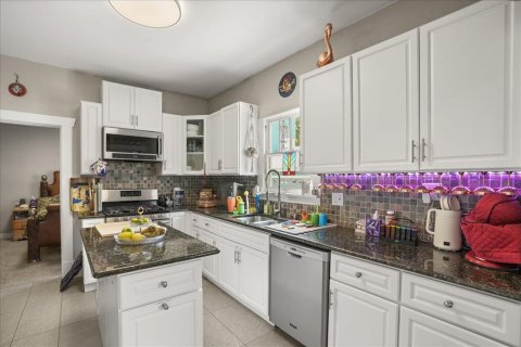 Casa en venta en Orlando, Florida, 4 dormitorios, 220.92 m2 № 2215539 - foto 5