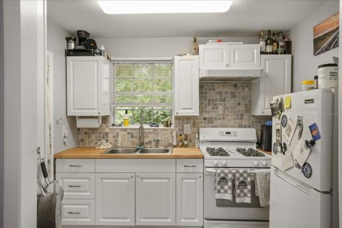 Casa en venta en Orlando, Florida, 4 dormitorios, 220.92 m2 № 2215539 - foto 20
