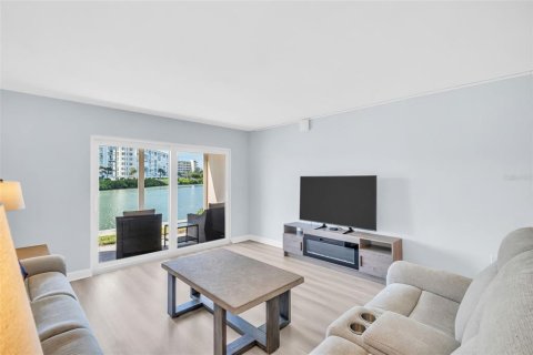 Copropriété à vendre à South Pasadena, Floride: 2 chambres, 137.5 m2 № 2334049 - photo 21