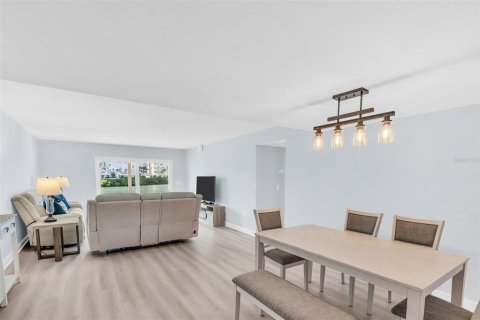 Copropriété à vendre à South Pasadena, Floride: 2 chambres, 137.5 m2 № 2334049 - photo 17