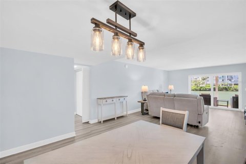 Copropriété à vendre à South Pasadena, Floride: 2 chambres, 137.5 m2 № 2334049 - photo 18