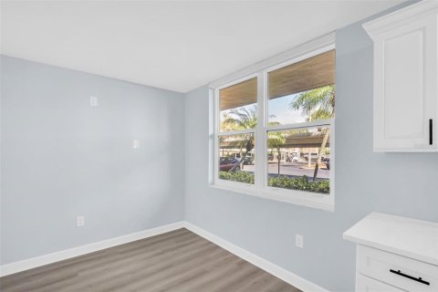 Copropriété à vendre à South Pasadena, Floride: 2 chambres, 137.5 m2 № 2334049 - photo 8
