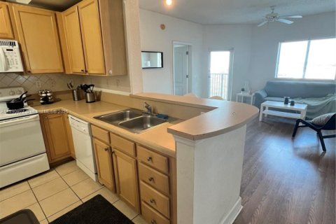 Apartamento en alquiler en South Miami, Florida, 2 dormitorios, 93.37 m2 № 1944375 - foto 20