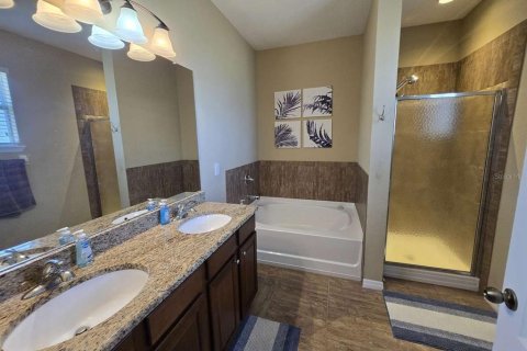 House in Sarasota, Florida 3 bedrooms, 164.44 sq.m. № 1640917 - photo 10