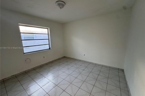 House in Miami, Florida 2 bedrooms, 172.8 sq.m. № 1953231 - photo 7