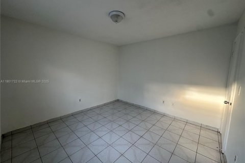 House in Miami, Florida 2 bedrooms, 172.8 sq.m. № 1953231 - photo 8